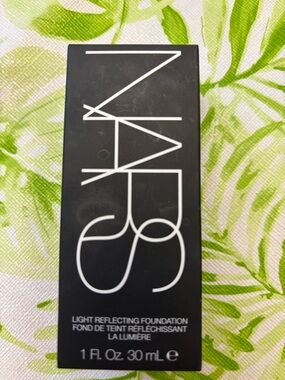 NARS Light Reflecting Foundation - Medium 3 Stromboli